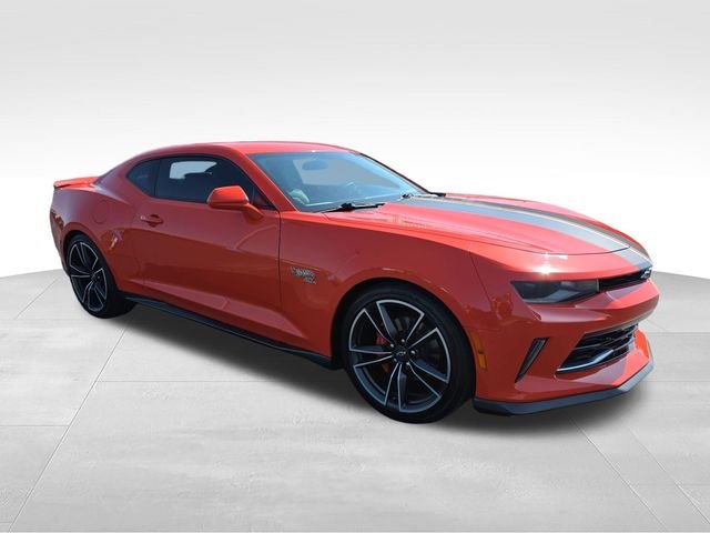 Used 2018 Orange Chevrolet 2LT image 3