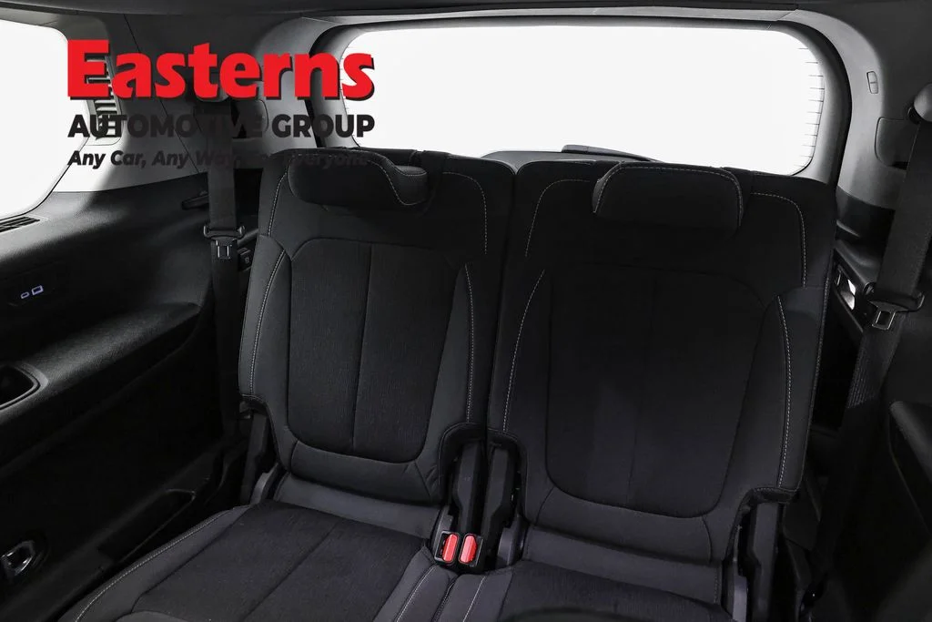 Used 2022 Black Jeep Laredo image 34