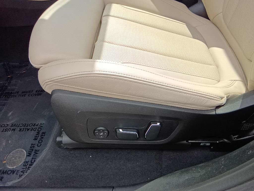 Certified Used 2024 Alpine White BMW xDrive30i image 9
