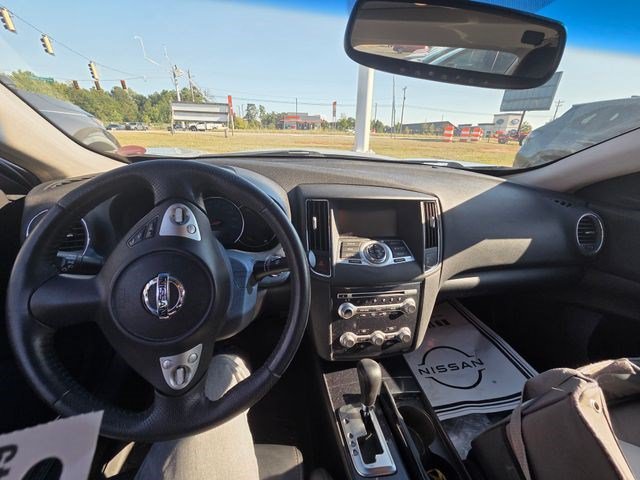 Used 2014 Brilliant Silver Metallic Nissan 3.5 SV image 13
