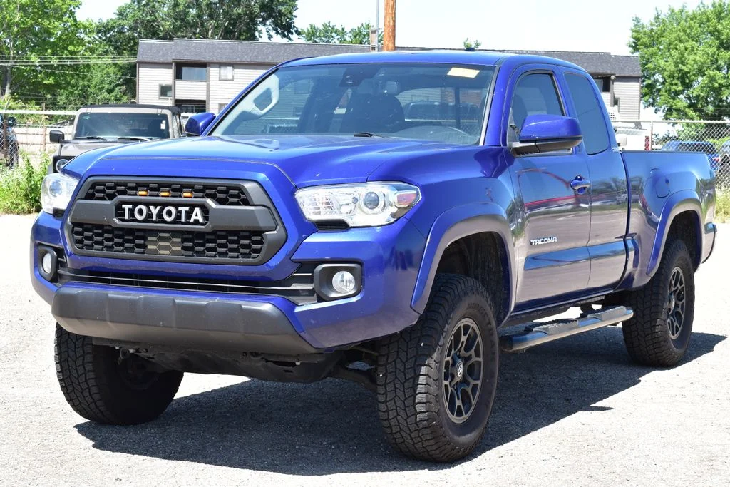 Certified Used 2022 Blue Crush Metallic Toyota SR5 image 1