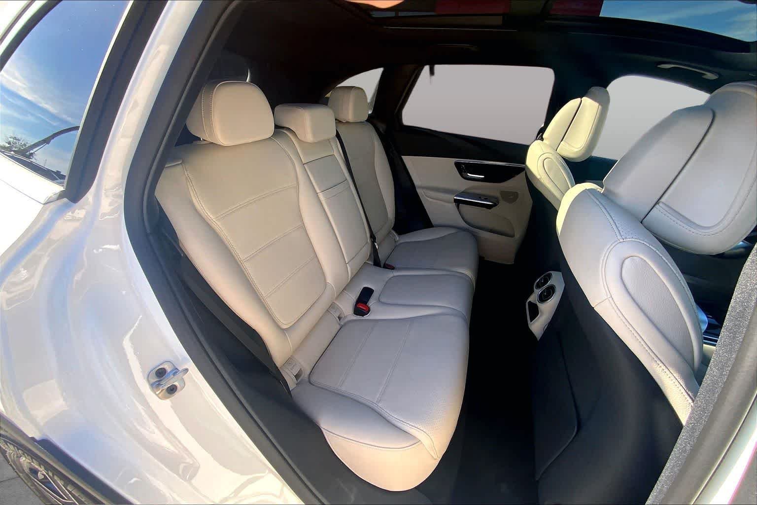 Certified Used 2026 Polar White Mercedes-Benz GLC 300 image 19