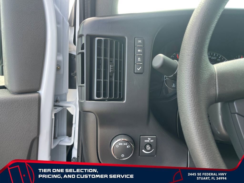 New 2026 Summit White GMC Work Van image 19