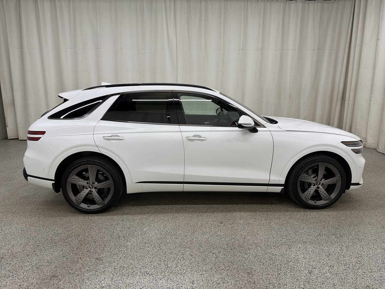 Certified Used 2024 Alta White Genesis 2.5T Sport Prestige image 5