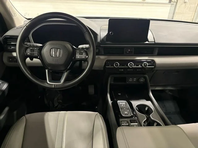 Used 2024 Platinum White Pearl Honda Touring image 16