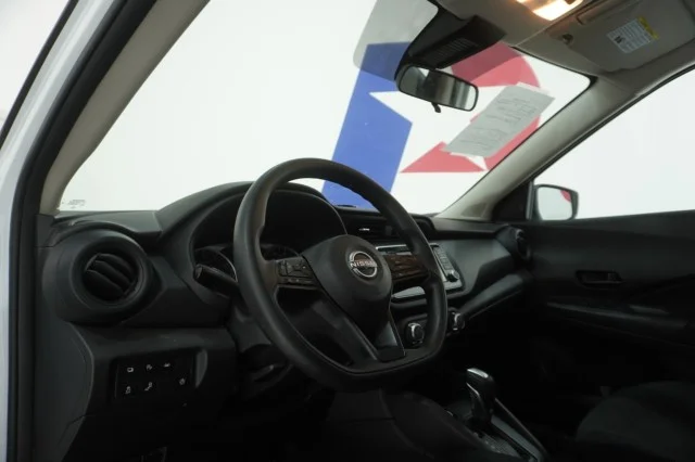 Used 2025  Nissan S image 12