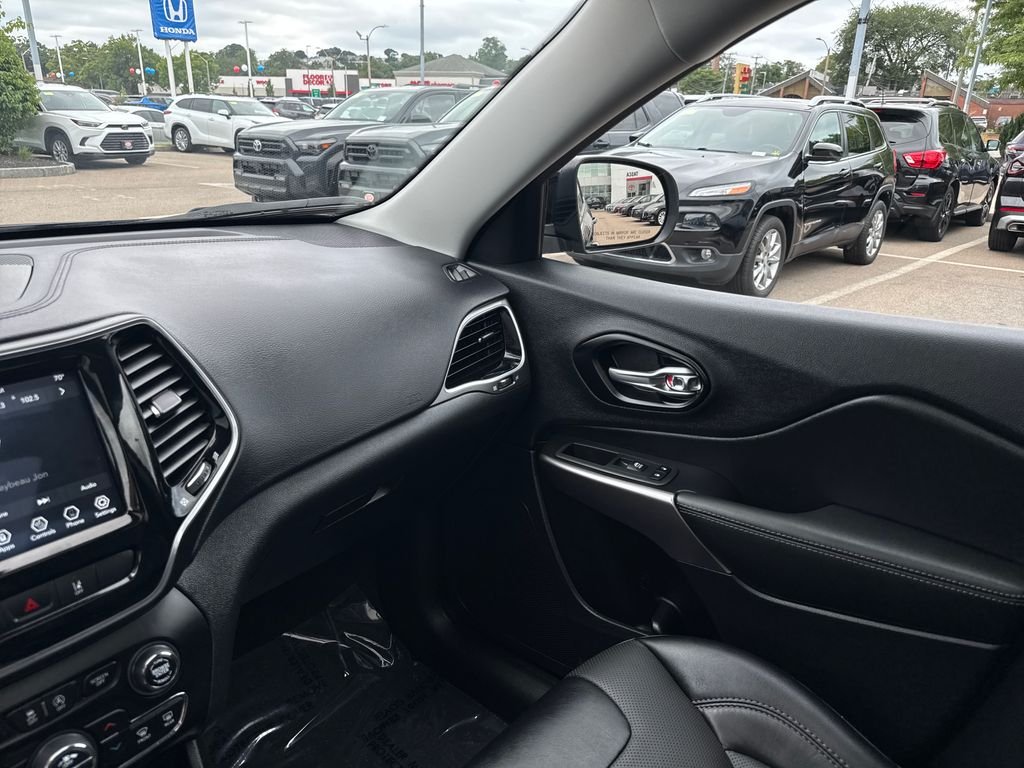 Used 2022 Black Jeep Limited image 28