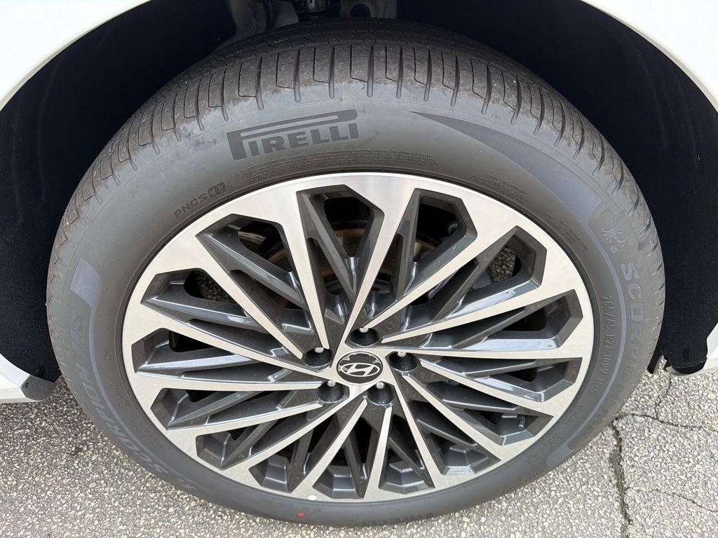 New 2026 White Hyundai Calligraphy FWD image 12