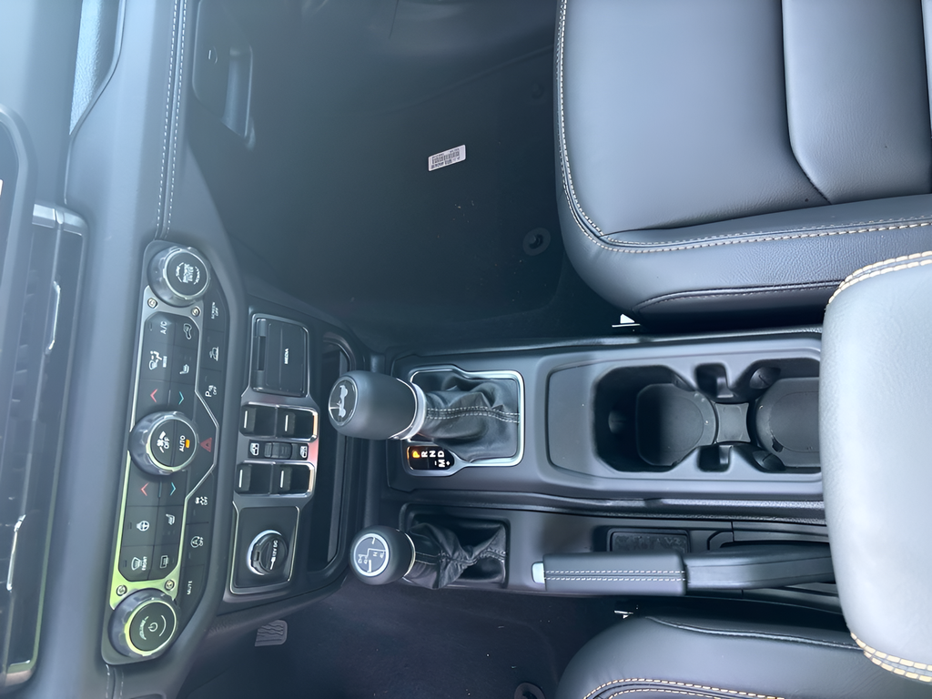 New 2026 Tuscadero Pearl-Coat Exterior Paint Jeep Sahara image 19