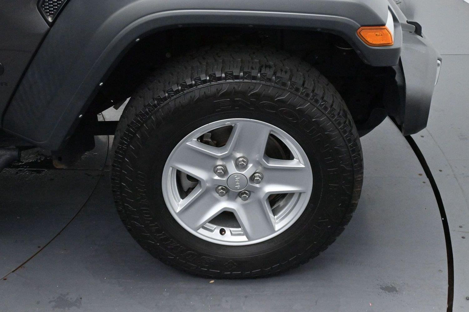 Used 2023 Granite Crystal Metallic Clearcoat Jeep Sport S image 30