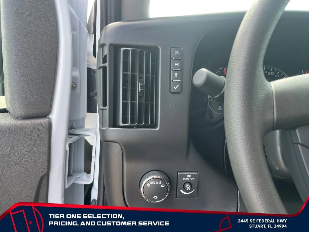 New 2026 Summit White GMC Work Van image 19