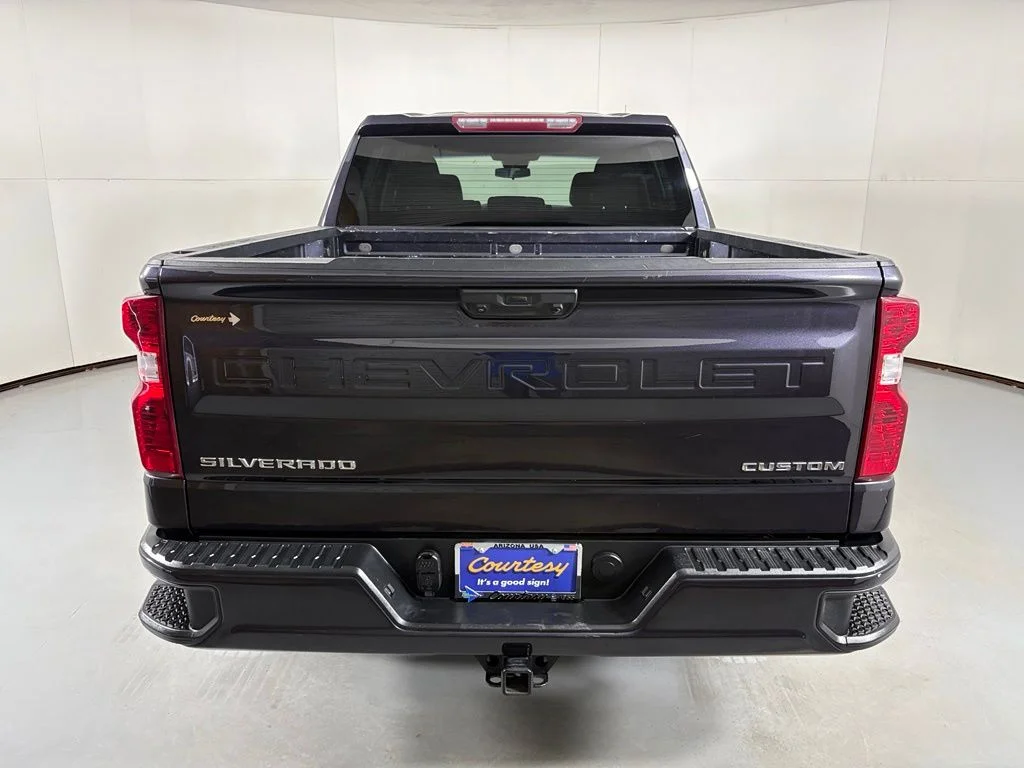 Used 2023 Gray Chevrolet Custom image 8