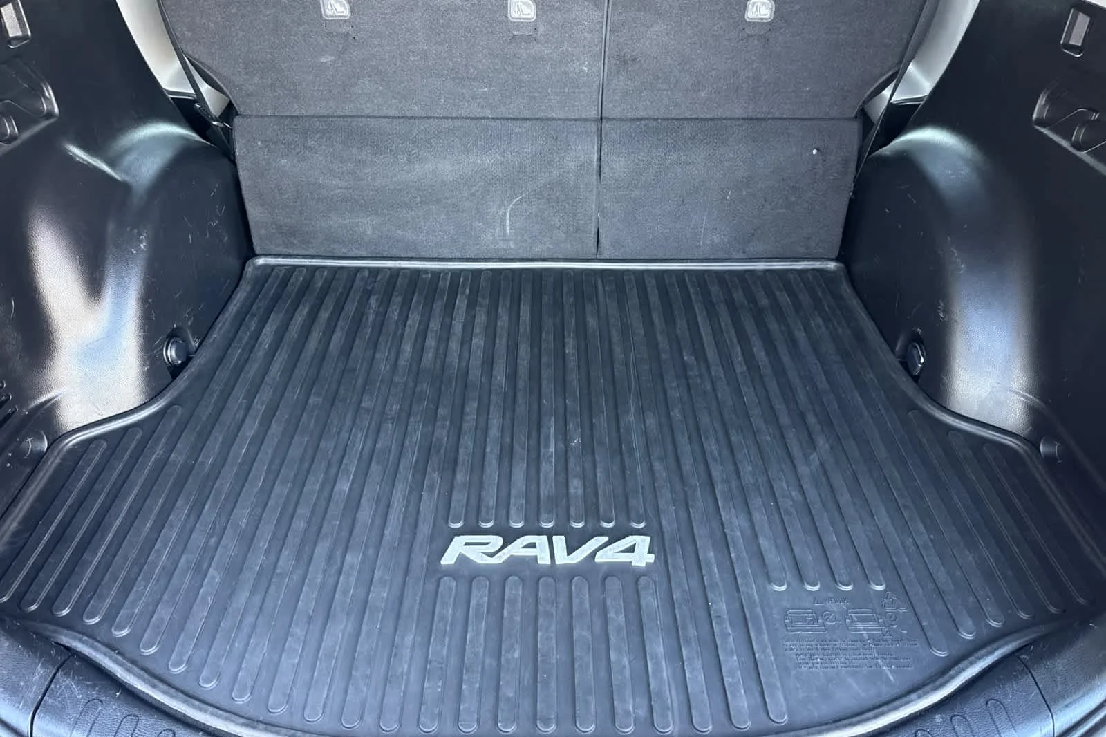 Used 2017 Silver Sky Metallic Toyota XLE image 15