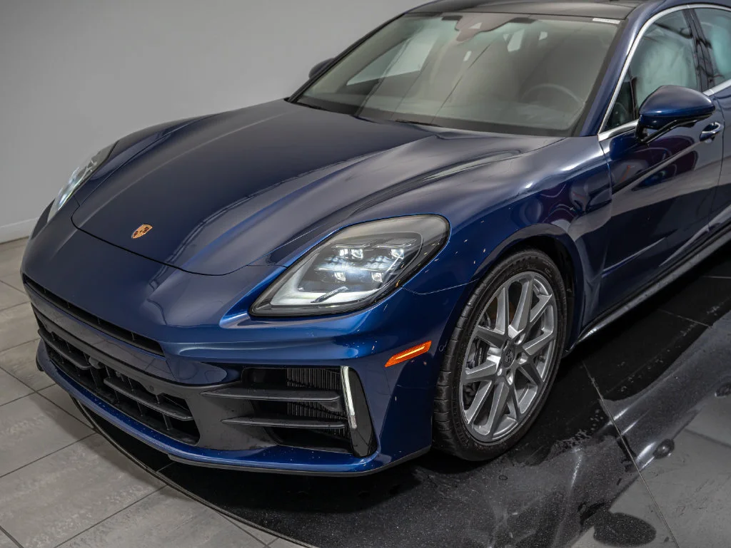 Used 2025 Gentian Blue Metallic Porsche  image 18