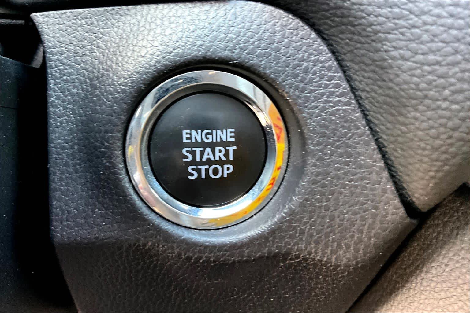 Used 2025 Ice Cap Toyota XLE image 32
