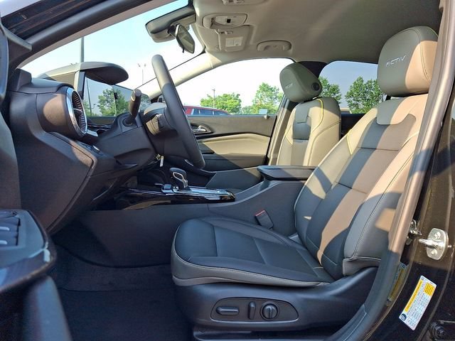 New 2026 Mosaic Black Metallic Chevrolet ACTIV image 6