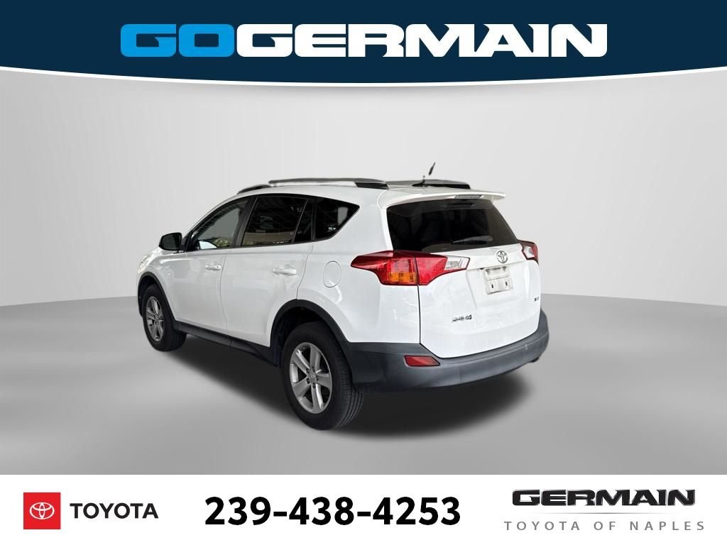 Used 2013 White Toyota XLE image 5