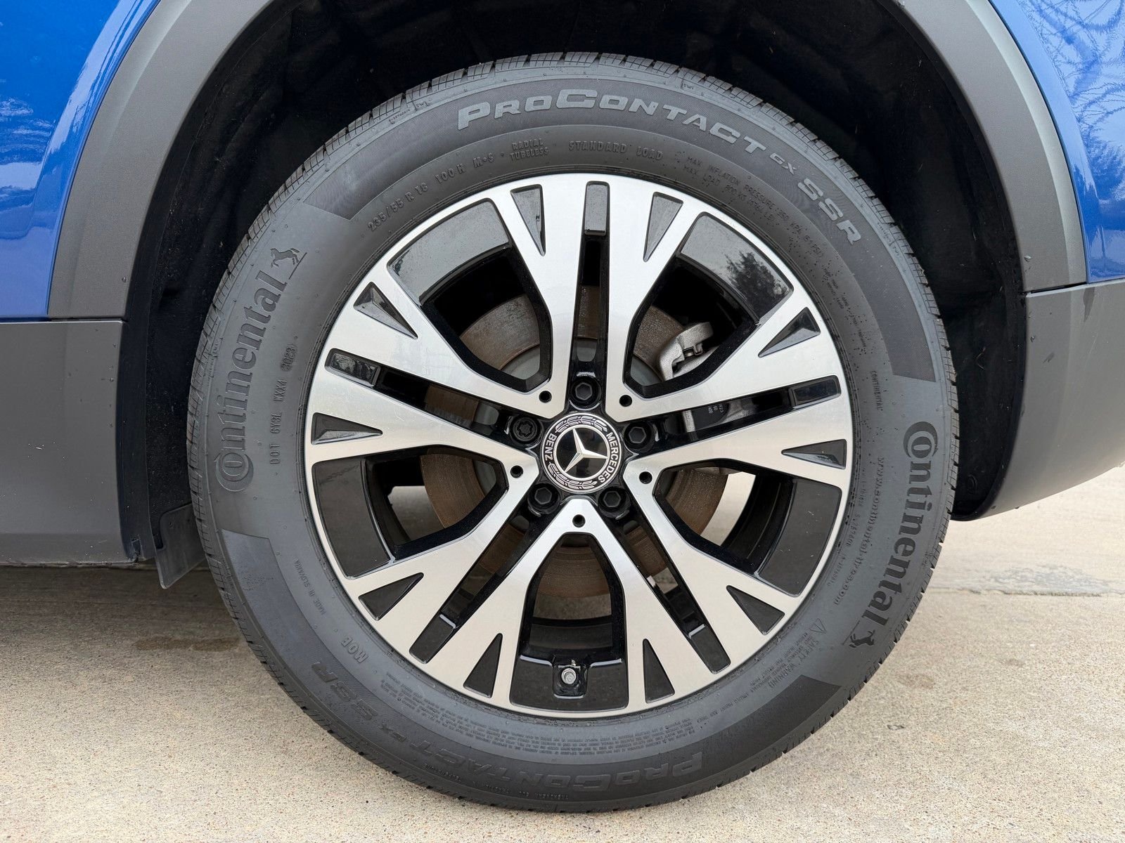 Certified Used 2024 Blue Mercedes-Benz GLB 250 image 23