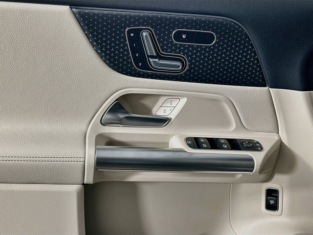 New 2026 Mountain Grey Metallic Mercedes-Benz GLA 250 image 16