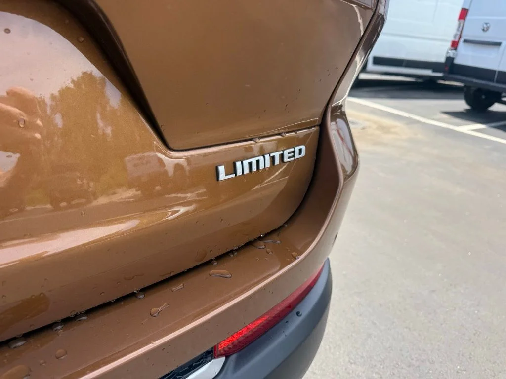 New 2026 Copper Shino Metallic Clear-Coat Exterior Paint Jeep Limited image 41