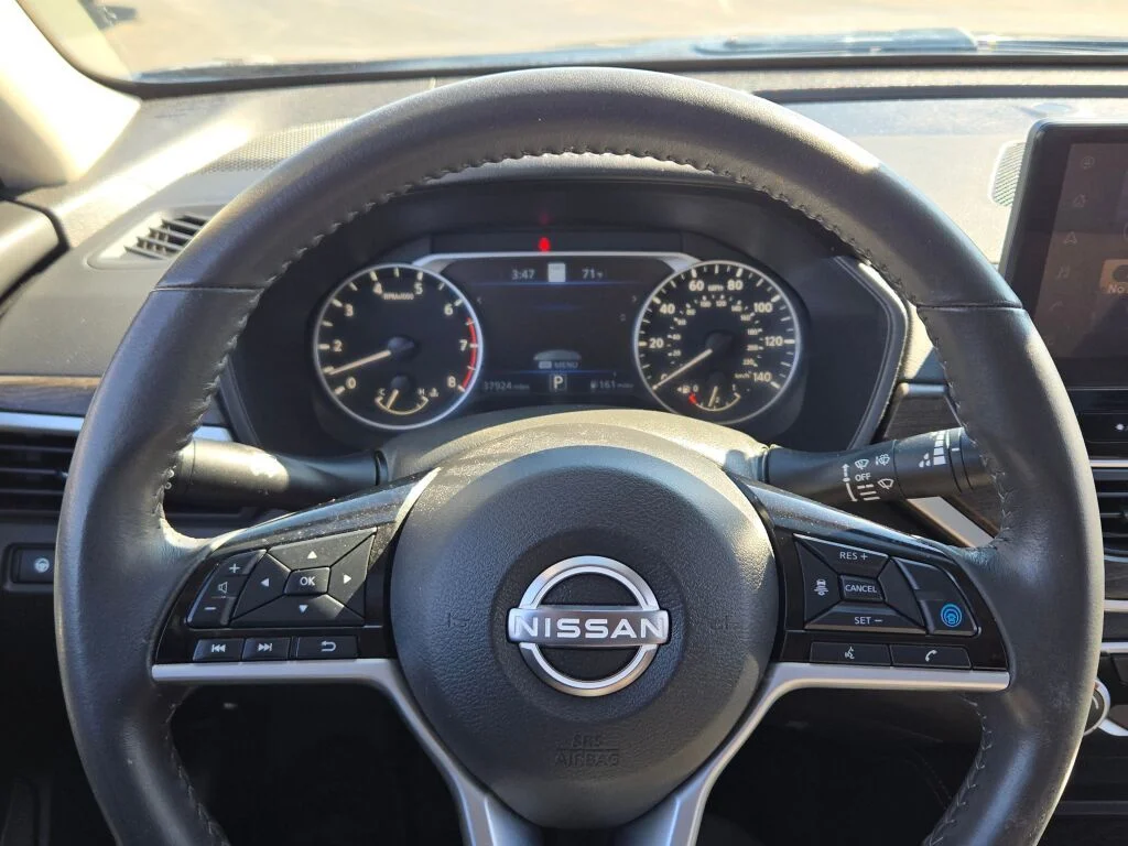 Used 2024 Black Nissan 2.5 SV image 31