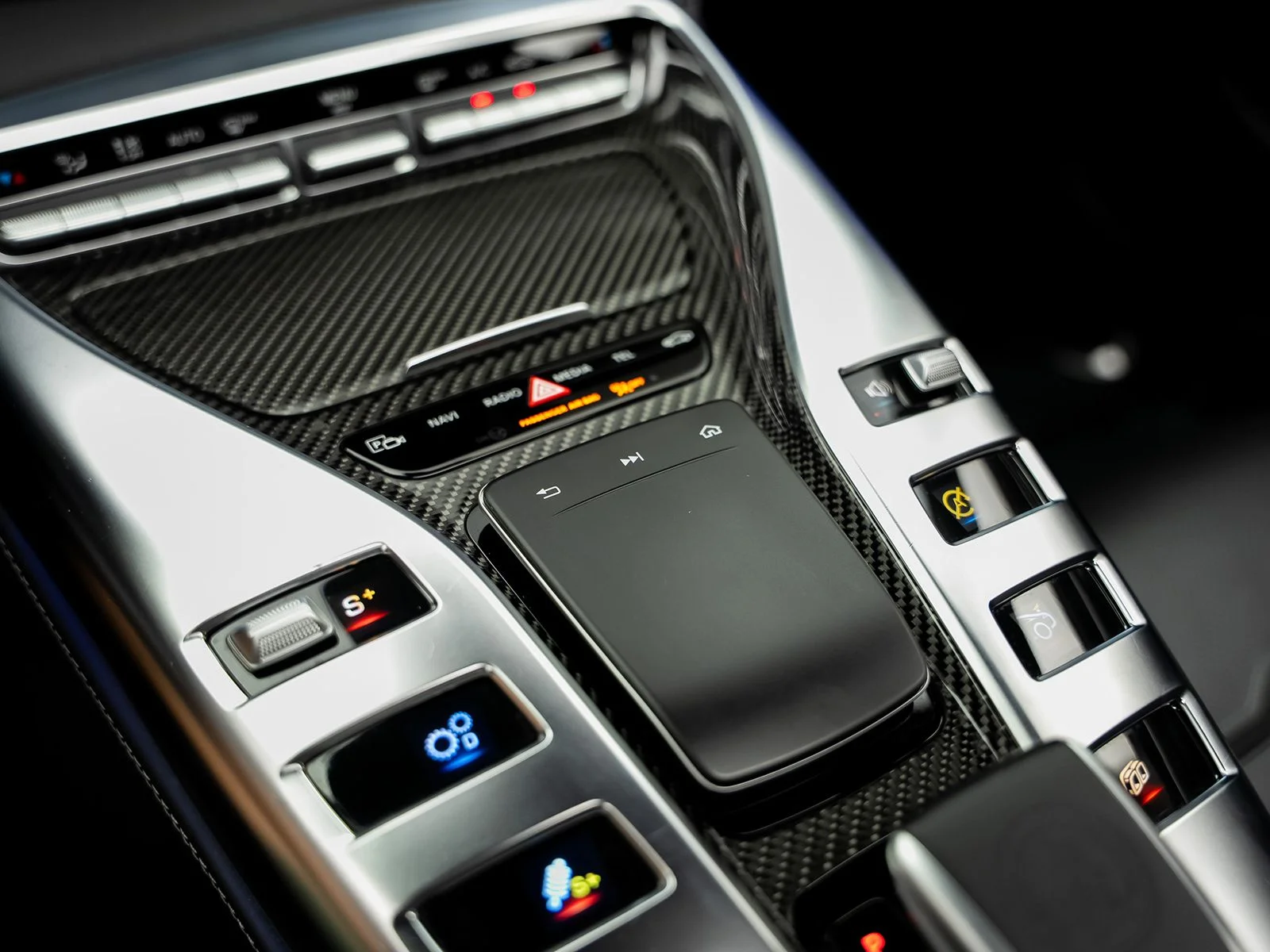 Used 2020 White Mercedes-Benz Base image 61