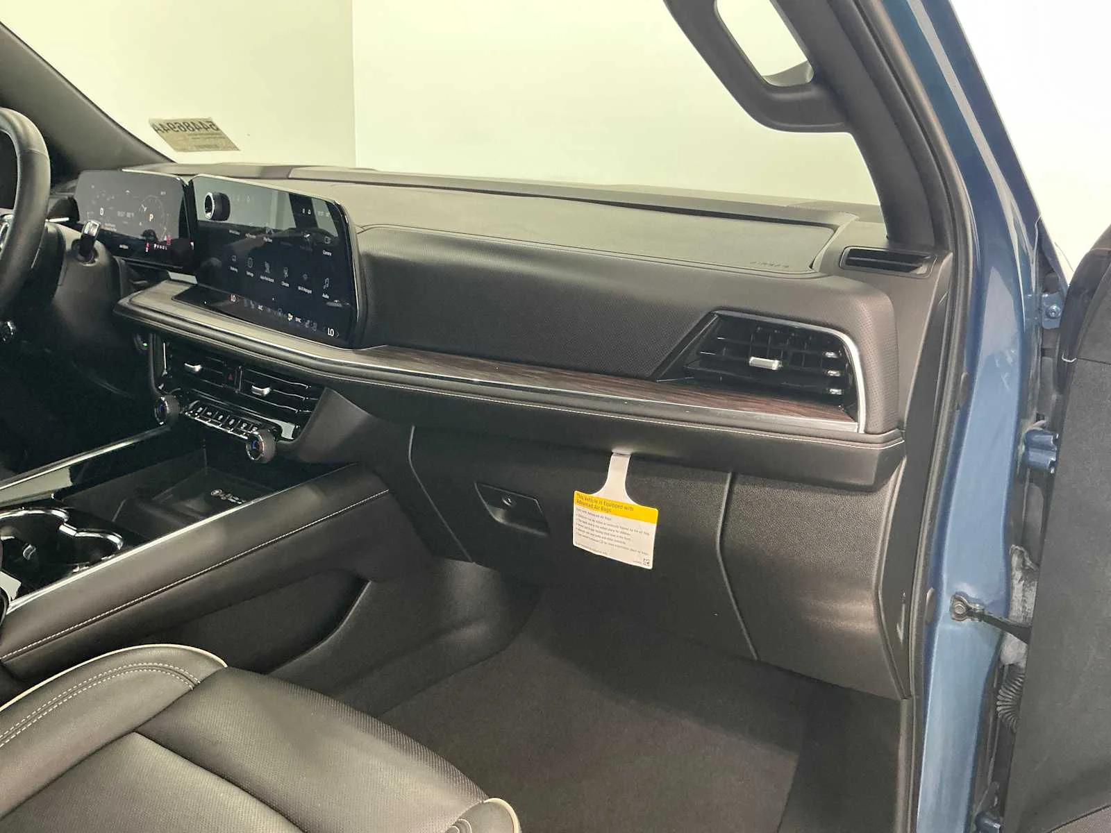Used 2025 Lakeshore Blue Metallic Chevrolet Premier image 19