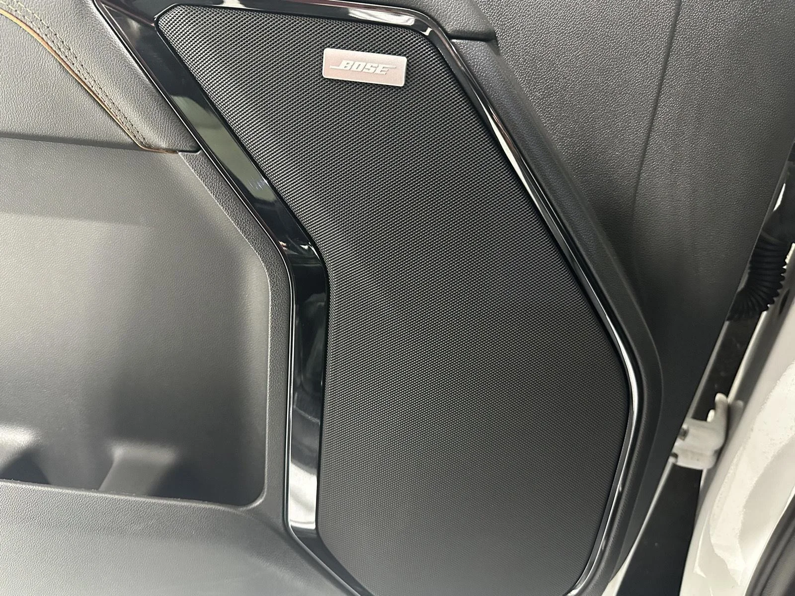 Used 2023 SUMMIT WHITE GMC AT4 image 23
