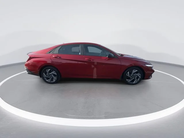 Used 2025 Red Hyundai SEL Sport image 9