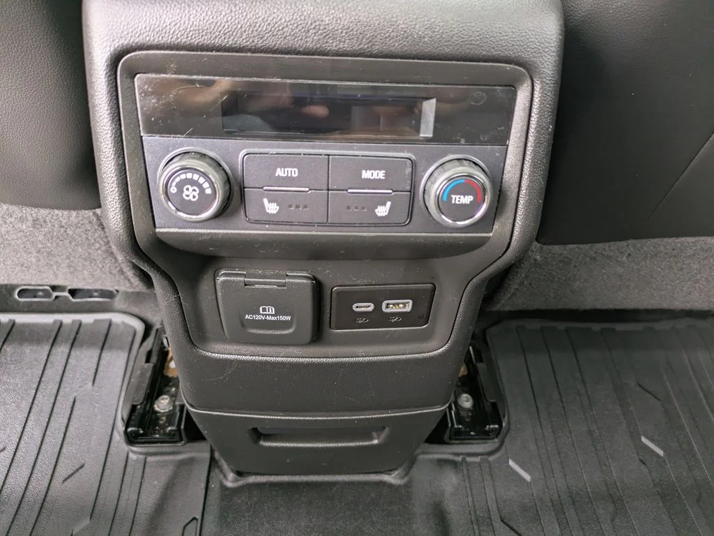 Used 2023  GMC Denali image 16