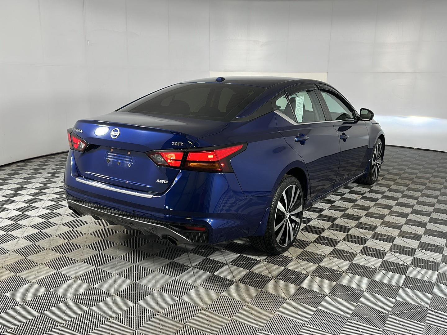 Used 2021 Deep Blue Pearl Nissan 2.5 SR image 30
