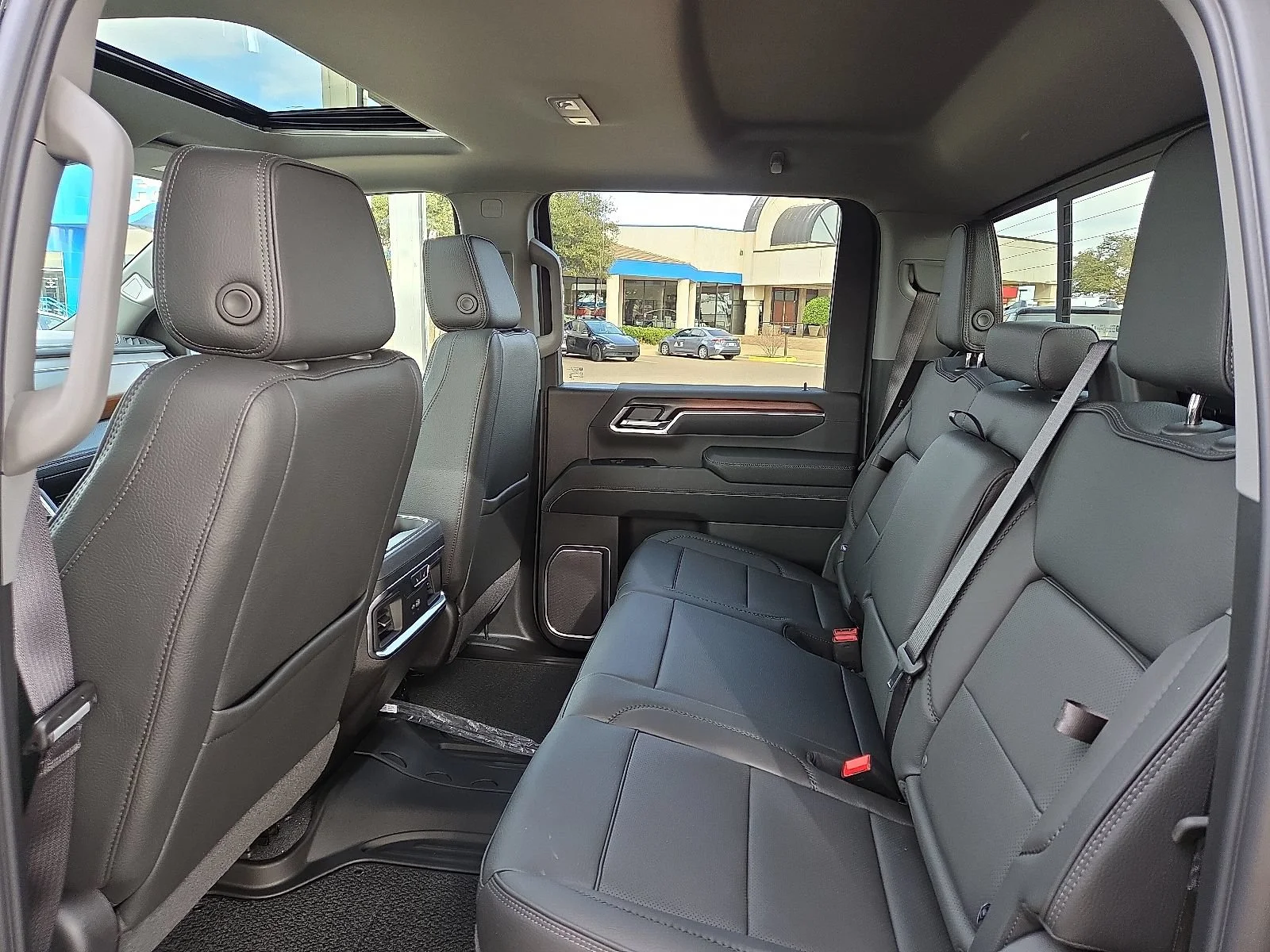 2026 GMC Sierra 3500HD Denali - Photo 9