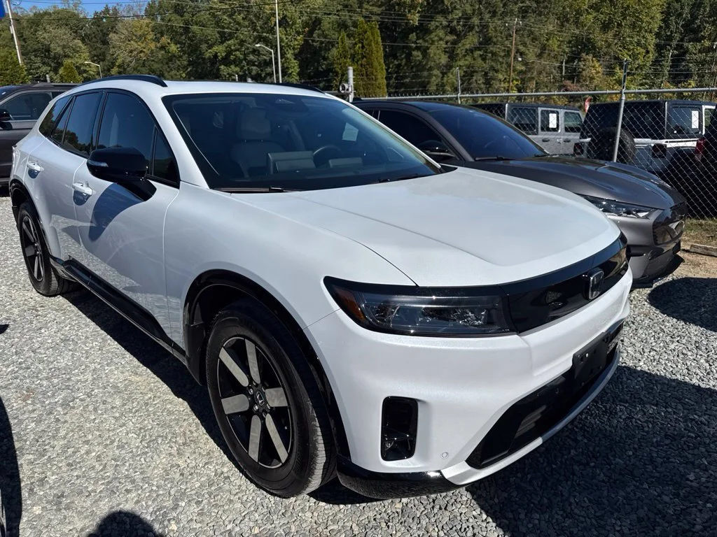 Used 2026 White Honda Touring image 2