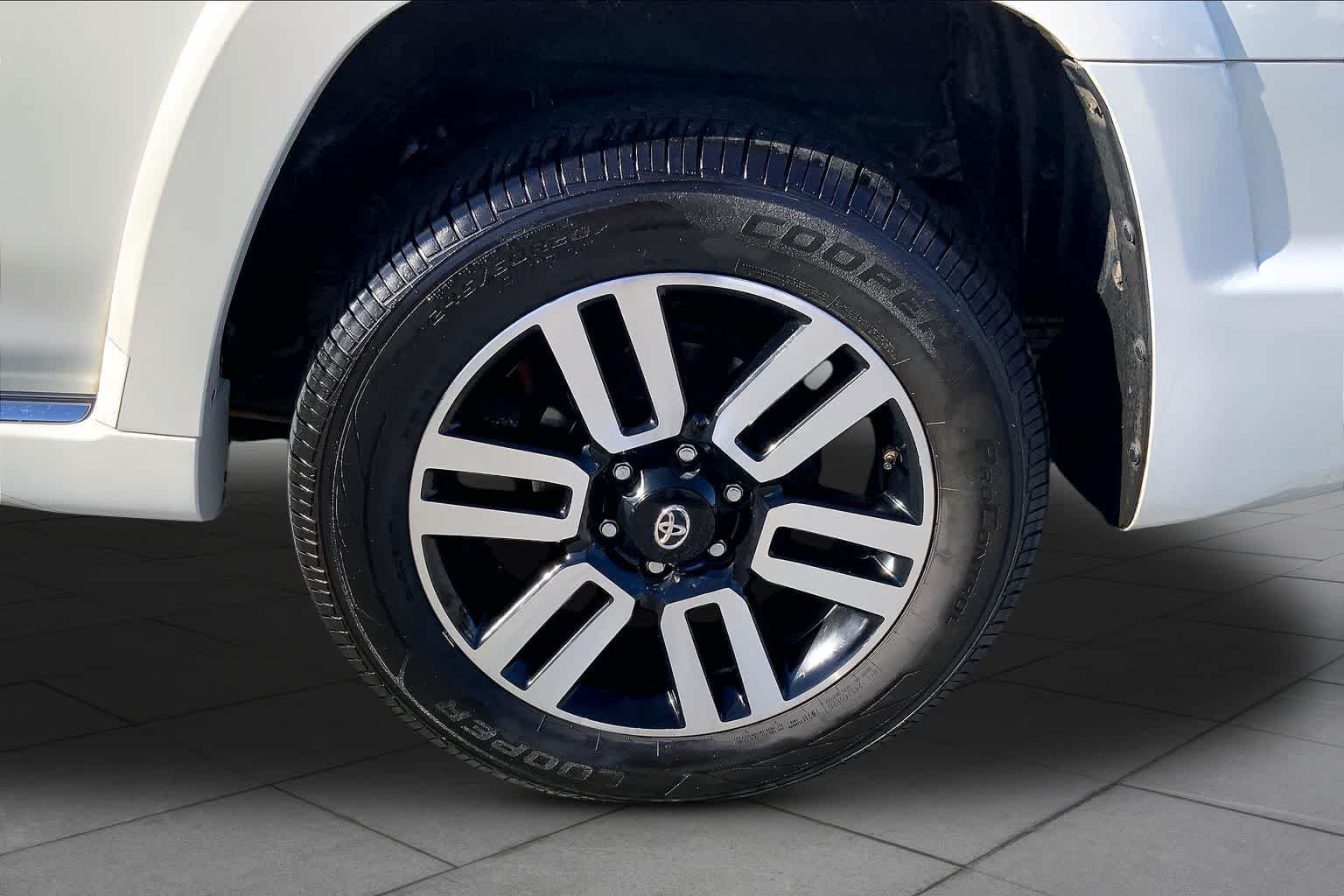 Used 2014 Blizzard Pearl Toyota Limited image 10