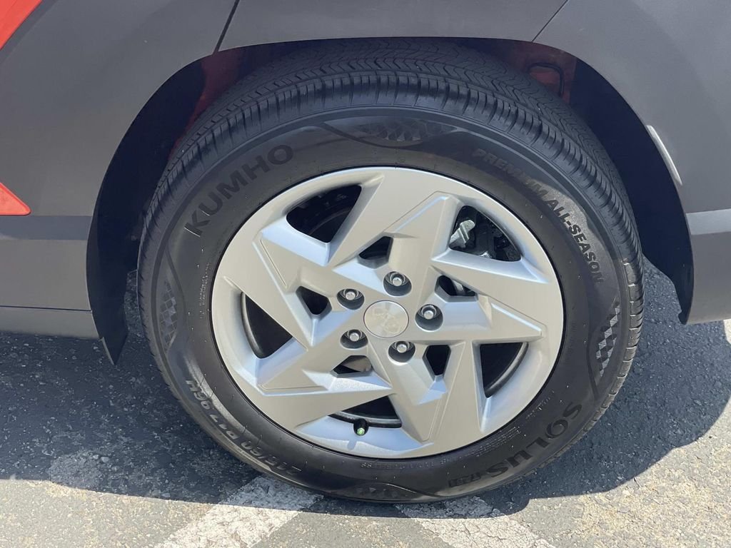 2025 Hyundai Kona SE - Photo 30