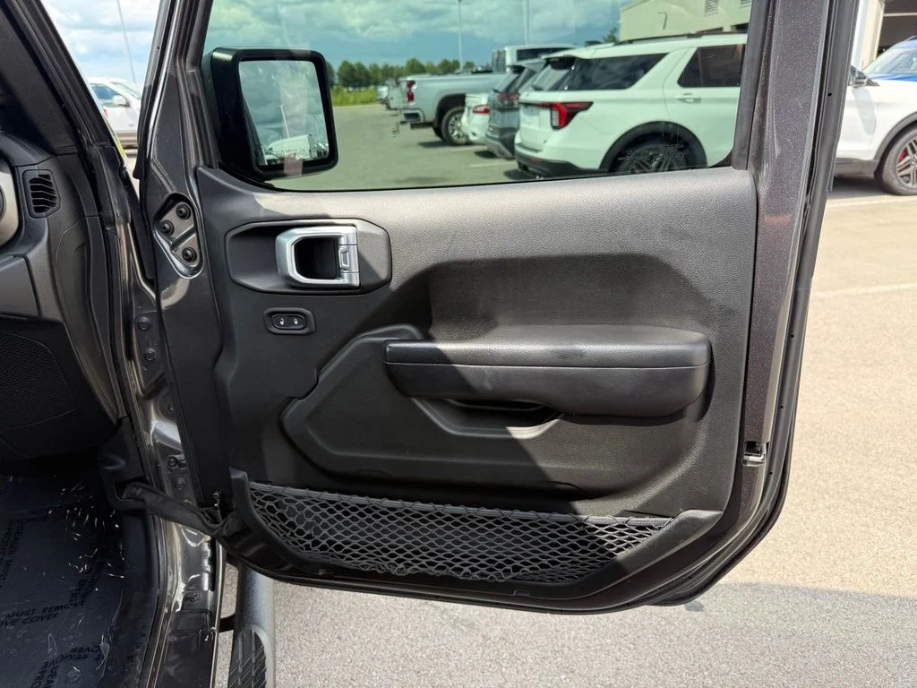 Used 2019 Gray Jeep Unlimited Sport S image 18
