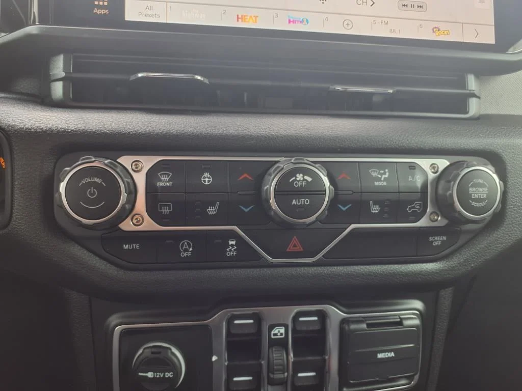 2025 Jeep Wrangler 4-Door Sport S - Photo 9