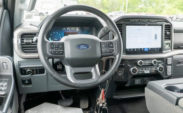Used 2024 Oxford White Ford XLT image 12