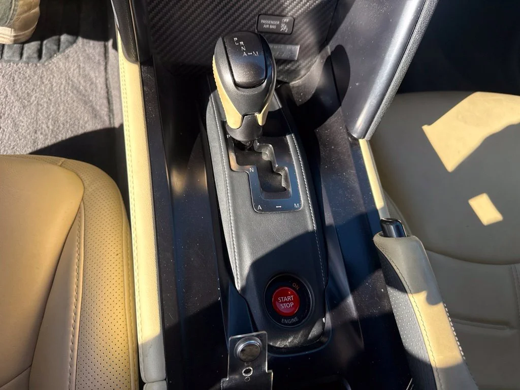 Used 2015 Gray Nissan Premium image 24