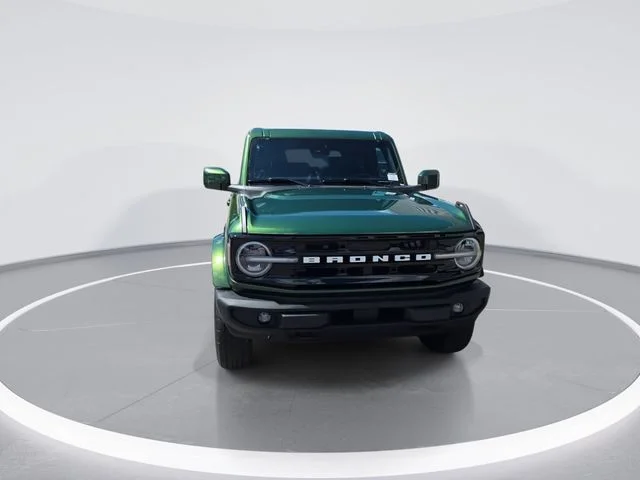 Used 2025 Green Ford Outer Banks image 3
