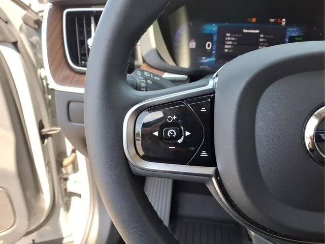 Used 2024 Gray Volvo Ultimate image 25