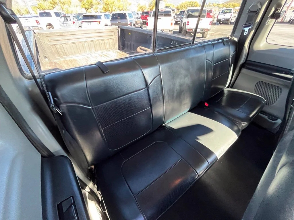 Used 2002  Ford XL image 16