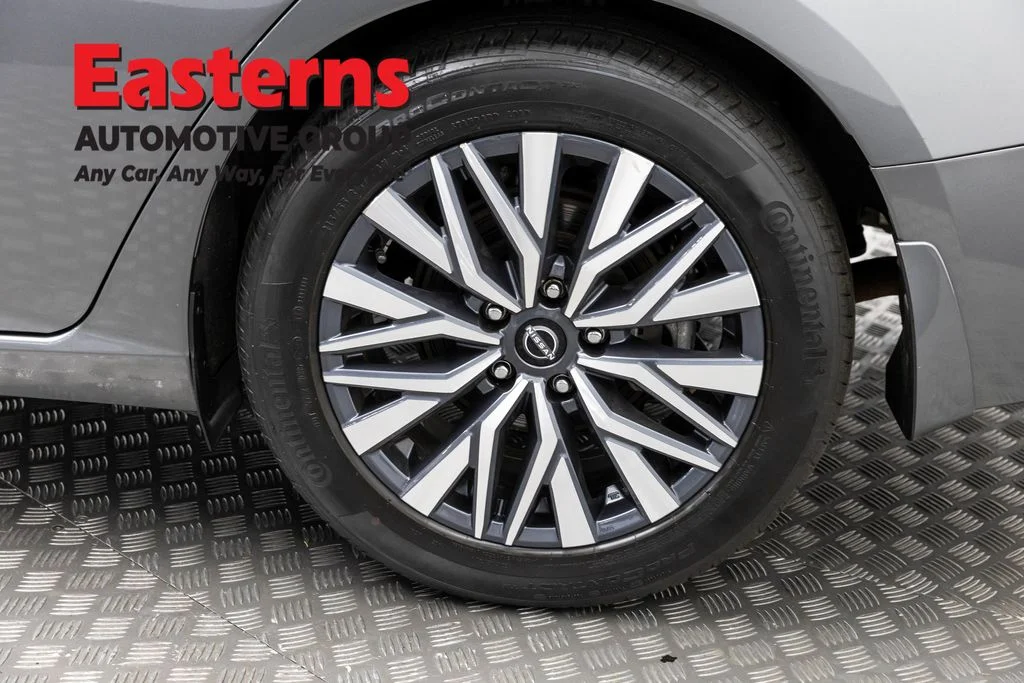 Used 2023 Gray Nissan 2.5 SV image 34