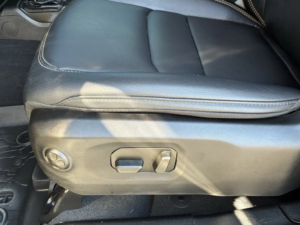 Used 2025 Green Jeep High Tide image 17