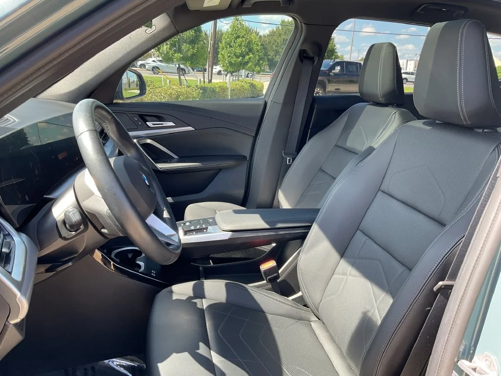 Used 2025 Green BMW xDrive28i image 12