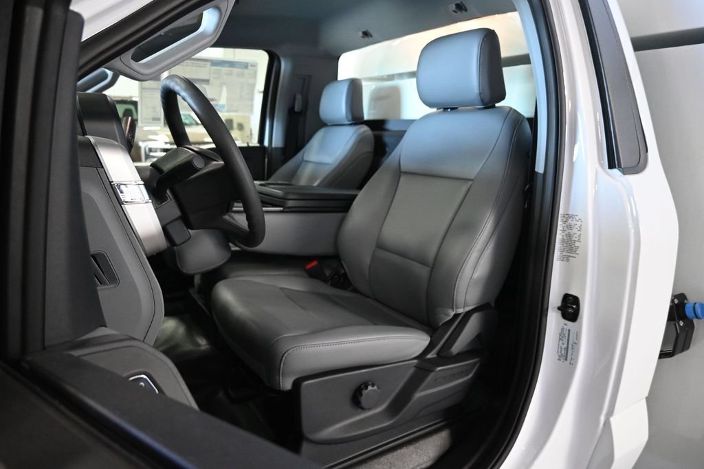 New 2026 Oxford White Ford XL image 10