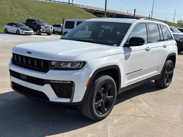 New 2026 Bright White Clear-Coat Exterior Paint Jeep Limited image 9