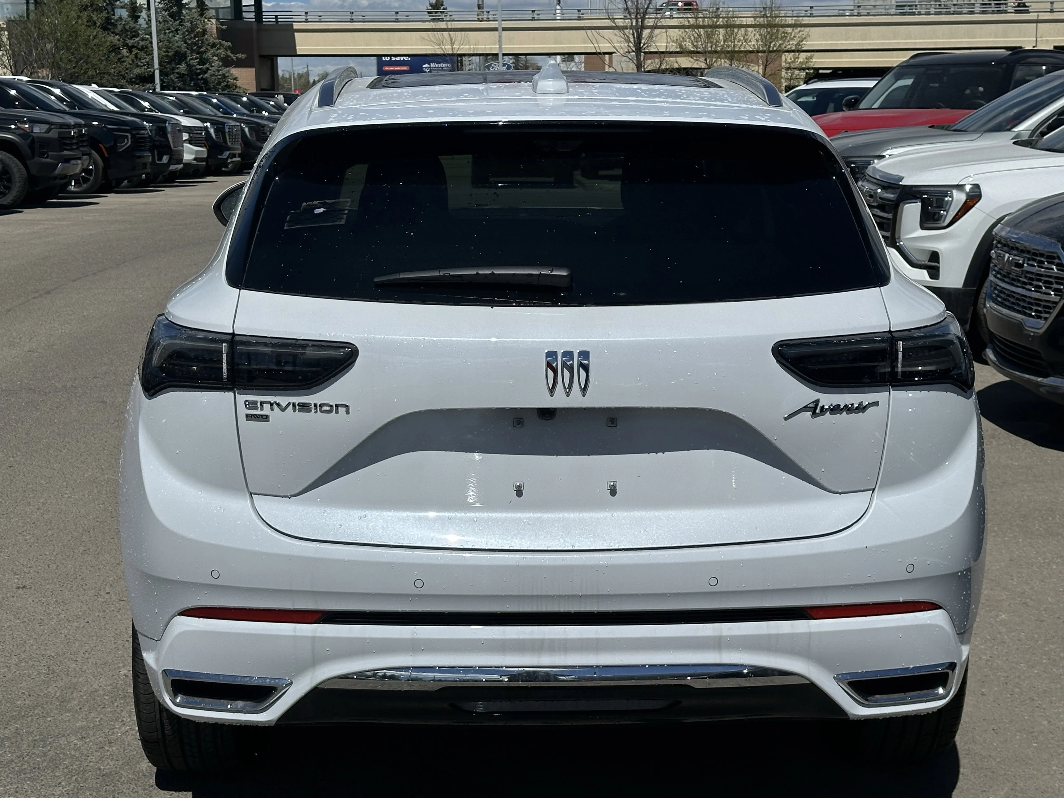New 2026 Iridescent White Tricoat Buick Avenir image 5