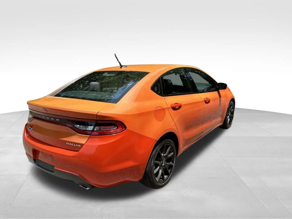 Used 2015 Orange Dodge SXT image 5