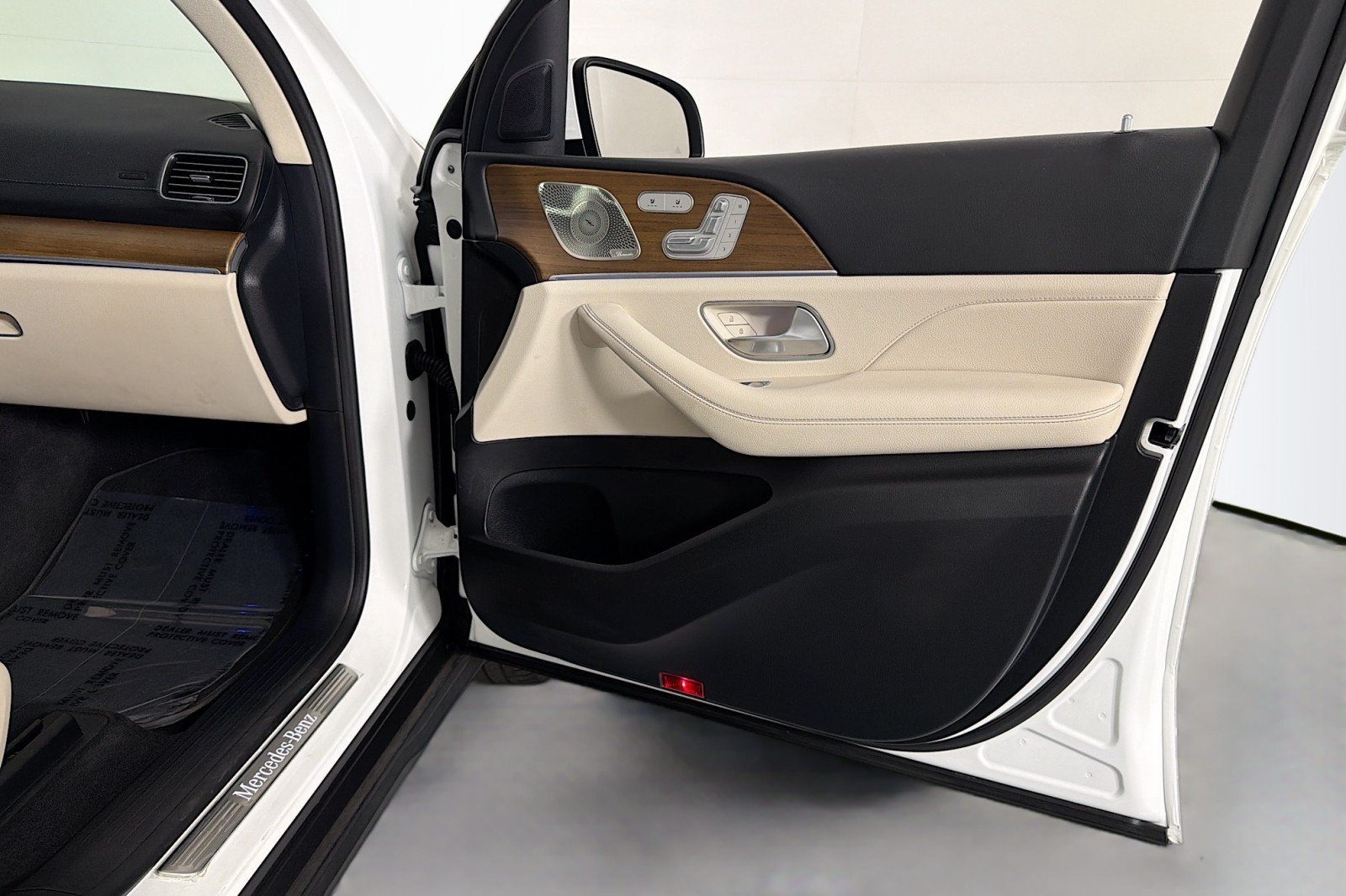 Certified Used 2024 Polar White Mercedes-Benz 450 image 26
